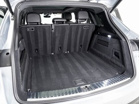 Used 2023 Porsche Cayenne image 28