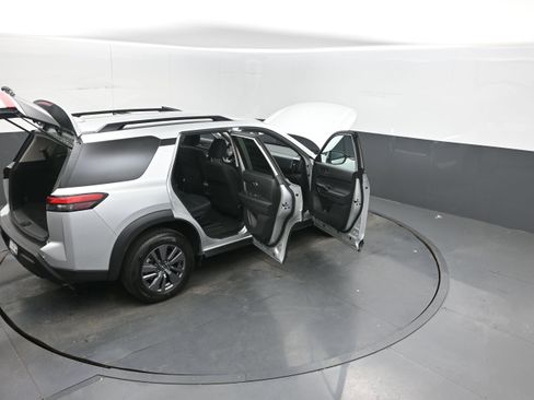 Used 2024 Nissan Pathfinder SV FWD image 45