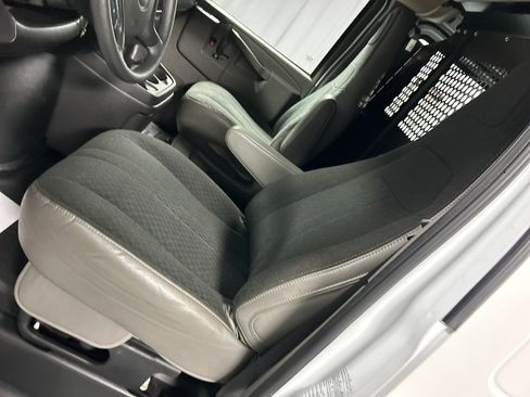 Used 2024 GMC Savana 2500 Work Van w/ Driver Convenience Package image 11