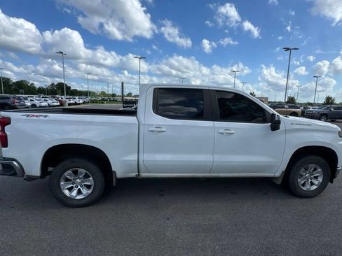 Used 2019 Chevrolet Silverado 1500 LT w/ Convenience Package AWD/4WD image 10