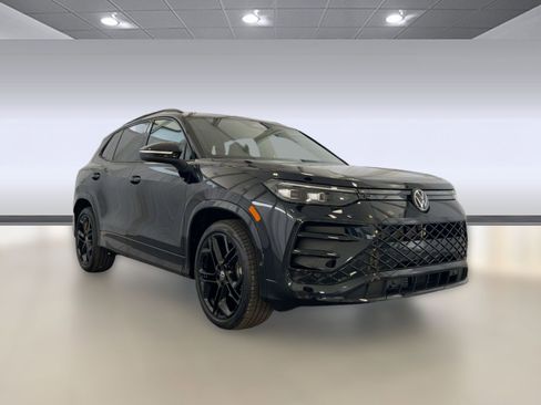 New 2026 Volkswagen Tiguan SE R-Line image 7