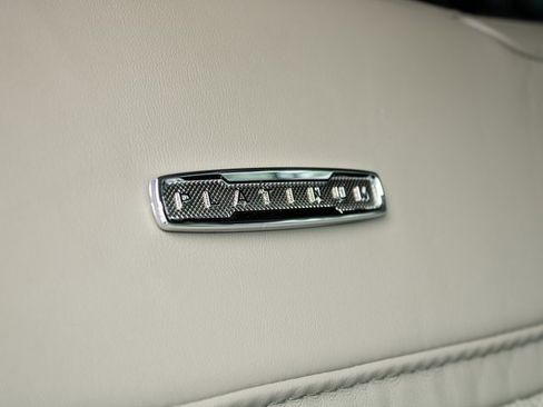 Used 2025 Ford F350 Platinum w/ Platinum Plus Package image 22