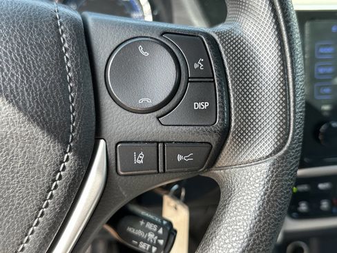 Used 2019 Toyota Corolla LE image 27