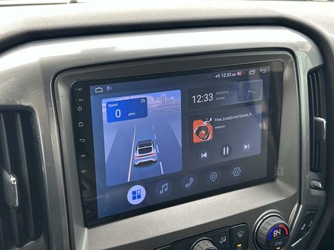 Used 2018 Chevrolet Silverado 1500 LT w/ Midnight Edition image 24