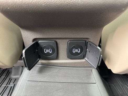 Used 2024 Lincoln Corsair Reserve w/ Equipment Group 201A AWD/4WD image 9
