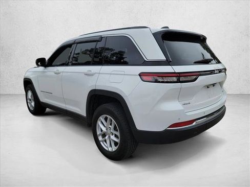 Used 2024 Jeep Grand Cherokee Laredo X w/ Luxury Tech Group I AWD/4WD image 7