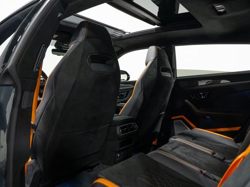 Used 2024 Lamborghini Urus Performante AWD/4WD image 88