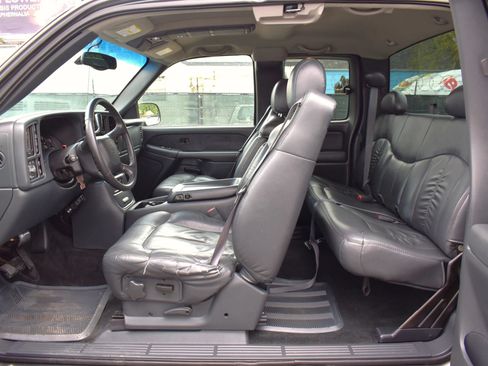 Used 2002 Chevrolet Silverado 2500 LS w/ Electrical Convenience Pkg AWD/4WD image 40