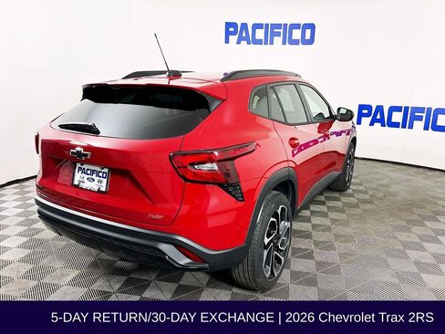Used 2026 Chevrolet Trax RS w/ Sunroof Package FWD image 8