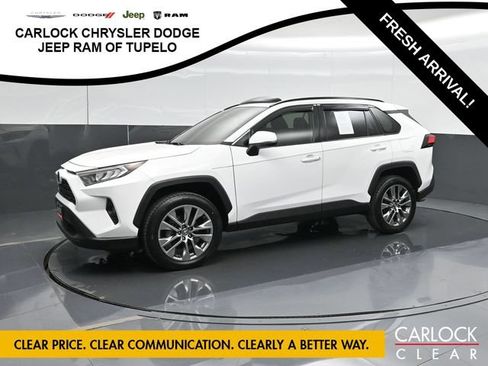 Used 2019 Toyota RAV4 XLE Premium w/ Cold Weather Package FWD image 1
