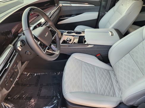 Used 2026 Cadillac Escalade V w/ LPO, ONYX Package AWD/4WD image 8