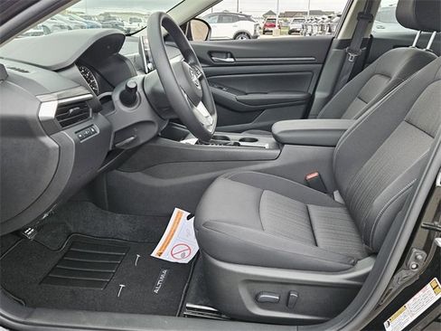 New 2025 Nissan Altima 2.5 SV image 5