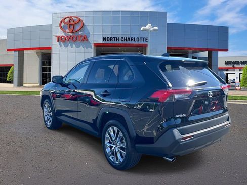 Used 2021 Toyota RAV4 XLE Premium FWD image 4