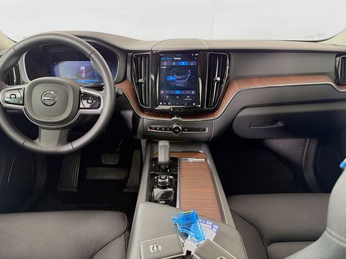 Used 2024 Volvo XC60 B5 Plus w/ Climate Package image 25