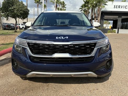 Used 2023 Kia Seltos S w/ Navigation Package image 2