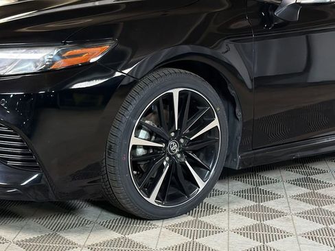 Used 2018 Toyota Camry XSE FWD image 4