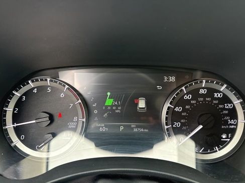 Used 2024 Toyota Highlander LE image 20