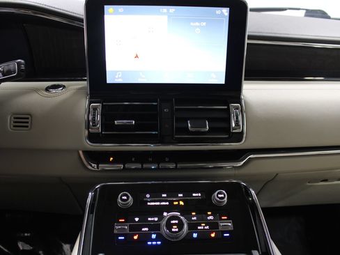 Used 2018 Lincoln Navigator Reserve w/ Technology Package AWD/4WD image 35