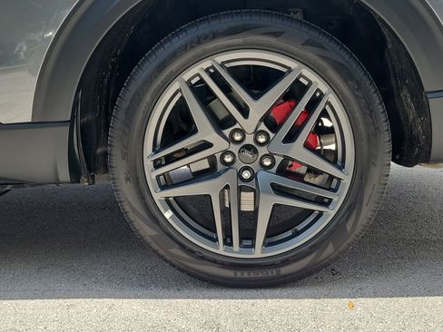 Certified 2025 Ford Explorer ST RWD image 27