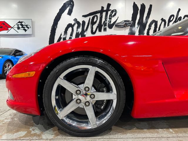 Used 2007 Chevrolet Corvette Coupe w/ Preferred Equipment Group RWD image 18