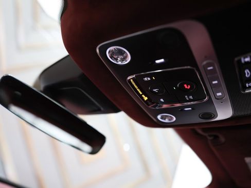 Used 2020 Bentley Flying Spur W12 image 39