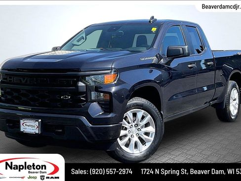 Used 2023 Chevrolet Silverado 1500 Custom AWD/4WD image 1