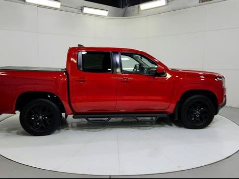 Used 2022 Nissan Frontier SV RWD image 8