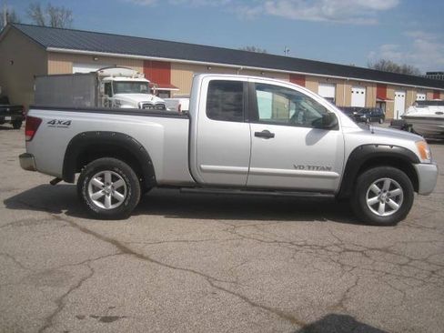 Used 2012 Nissan Titan SV AWD/4WD image 4