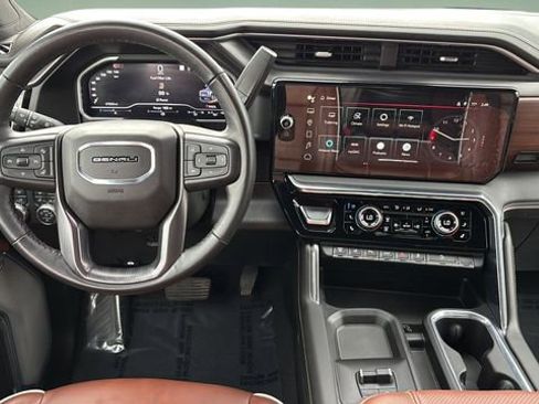 Used 2024 GMC Sierra 2500 Denali Ultimate image 9