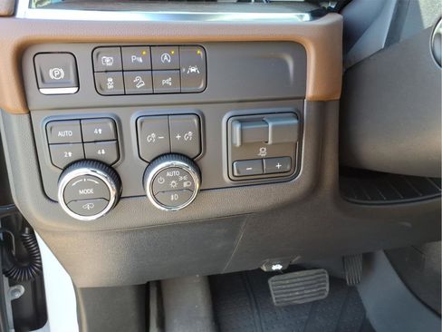New 2026 Chevrolet Tahoe High Country AWD/4WD image 15