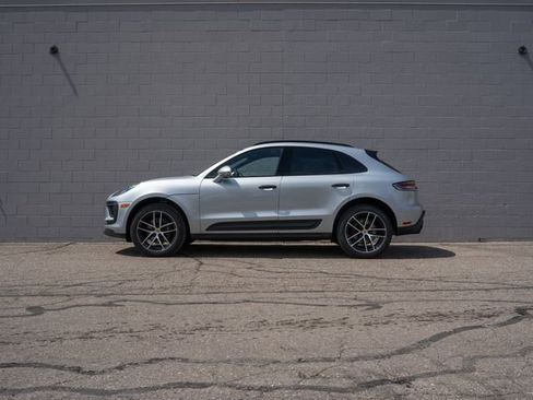 Certified 2026 Porsche Macan image 2