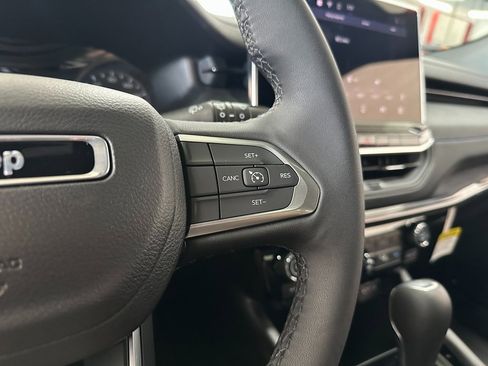 New 2026 Jeep Compass Latitude image 18