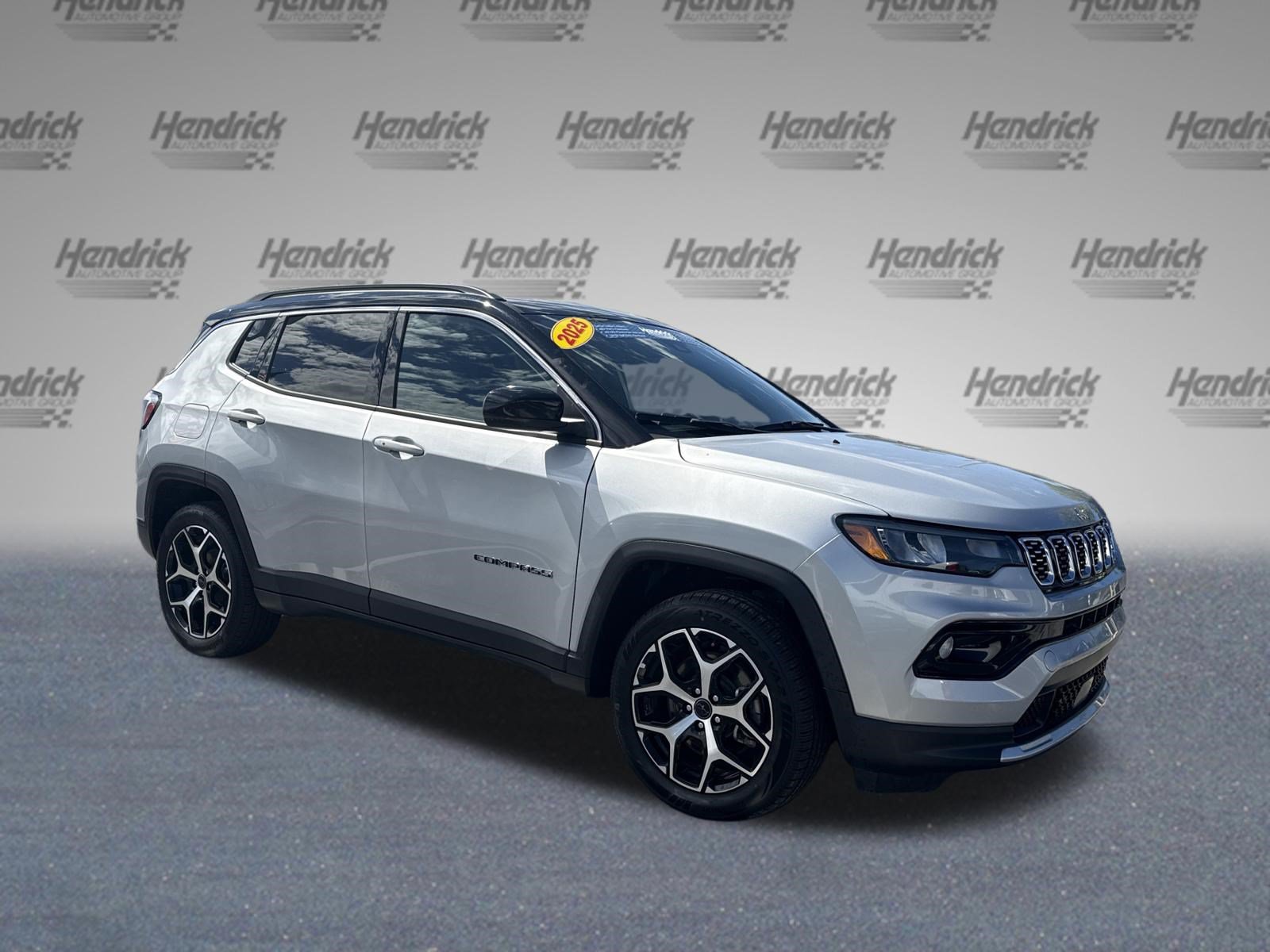 Used 2025 Jeep Compass Limited AWD/4WD image 2
