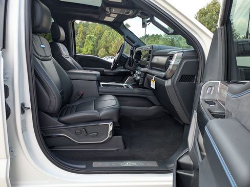 New 2026 Ford F250 Platinum w/ Tremor Off-Road Package image 43