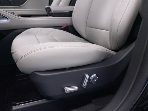 New 2026 Lincoln Nautilus Premier w/ Equipment Group 102A AWD/4WD image 16