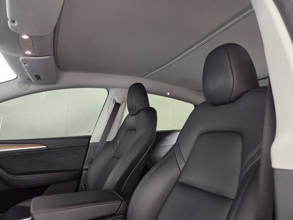 Used 2025 Tesla Model Y Long Range AWD/4WD image 21