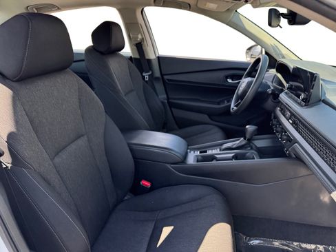 Used 2023 Honda Accord EX image 15