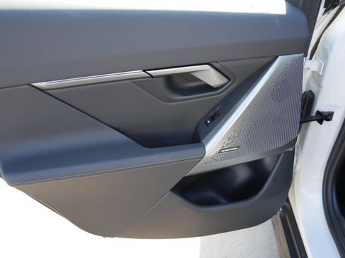 Used 2025 BMW i5 eDrive40i image 7