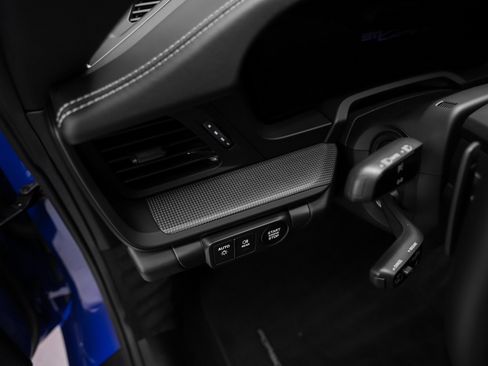 Used 2025 Porsche 911 Carrera w/ Premium Package image 34