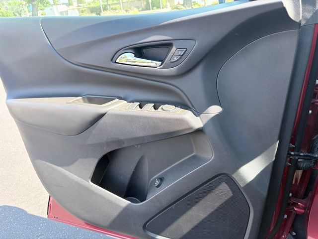 Used 2023 Chevrolet Equinox LT FWD image 11