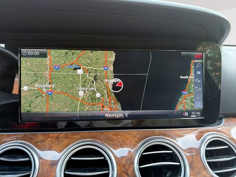 Used 2017 Mercedes-Benz E 300 4MATIC image 20