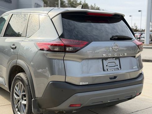 Used 2023 Nissan Rogue S AWD/4WD image 13