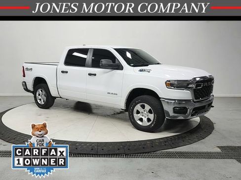 Used 2025 RAM 1500 Big Horn AWD/4WD image 1