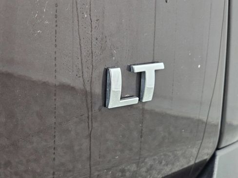 Used 2022 Chevrolet Traverse LT FWD image 30