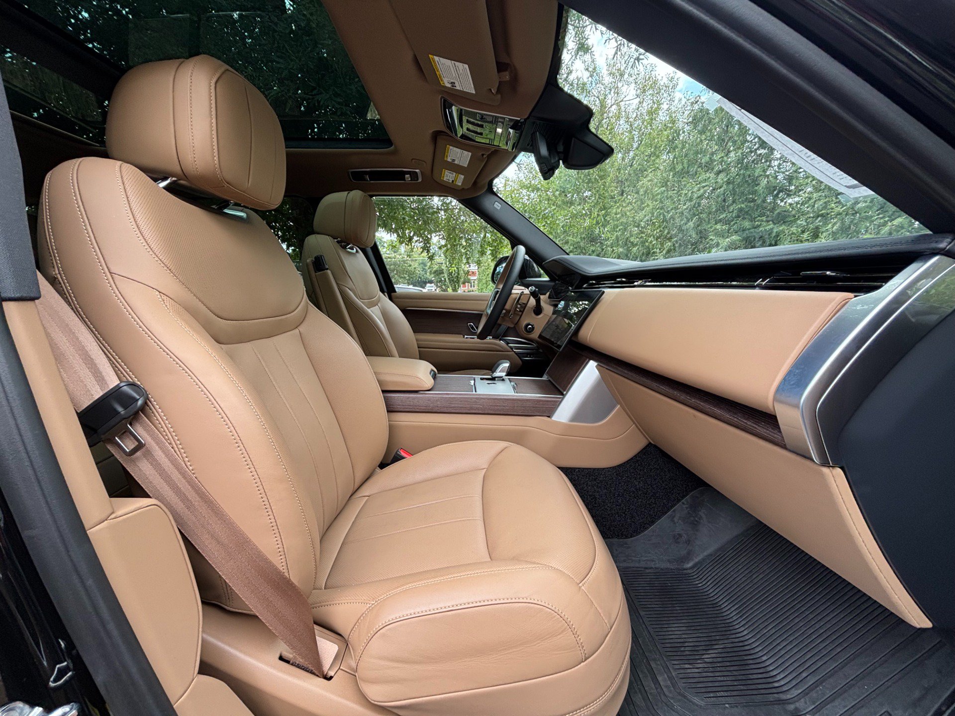 Used 2025 Land Rover Range Rover SE AWD/4WD image 22