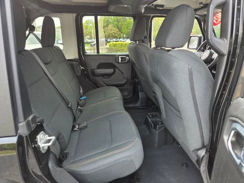 Used 2025 Jeep Wrangler Unlimited Sport AWD/4WD image 13