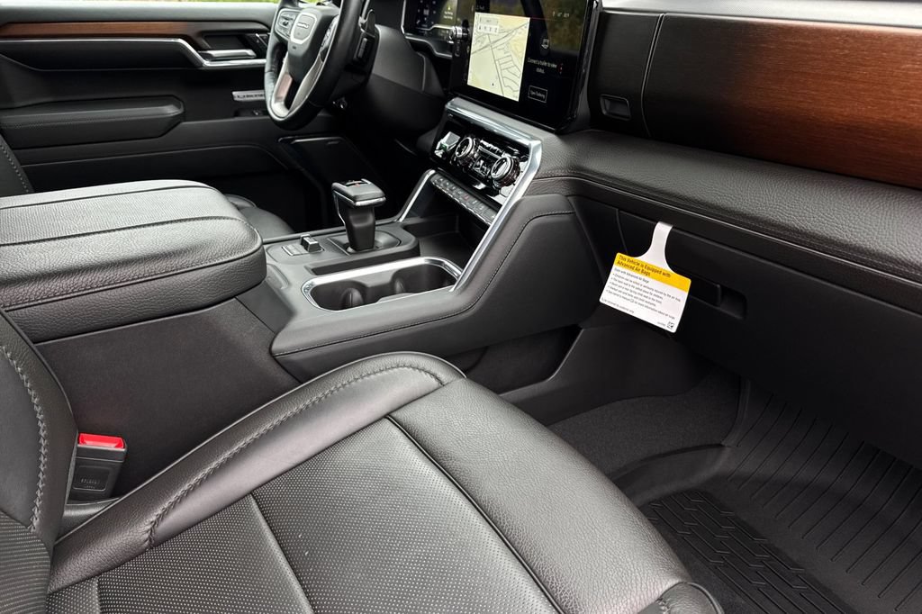Used 2024 GMC Sierra 1500 Denali w/ Technology Package AWD/4WD image 17