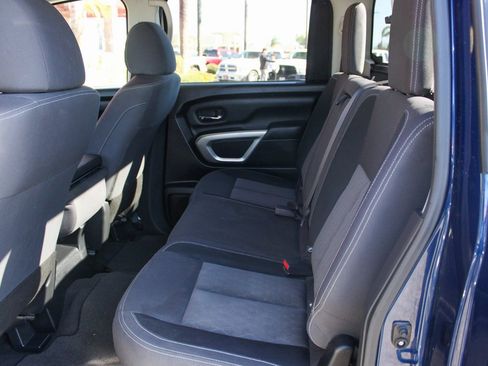 Used 2022 Nissan Titan SV image 35