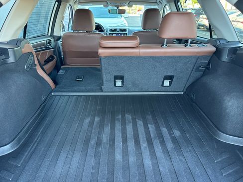 Used 2018 Subaru Outback 2.5i Touring image 15
