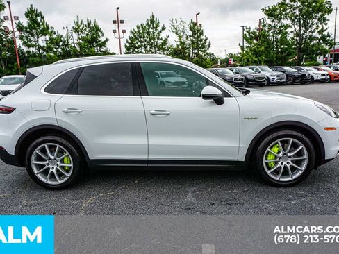 Used 2022 Porsche Cayenne Base image 9